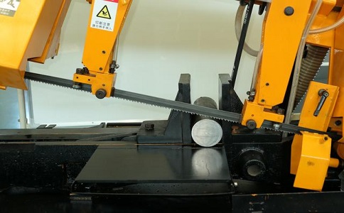 花都数控带锯床自动送料精度会出现偏差吗？